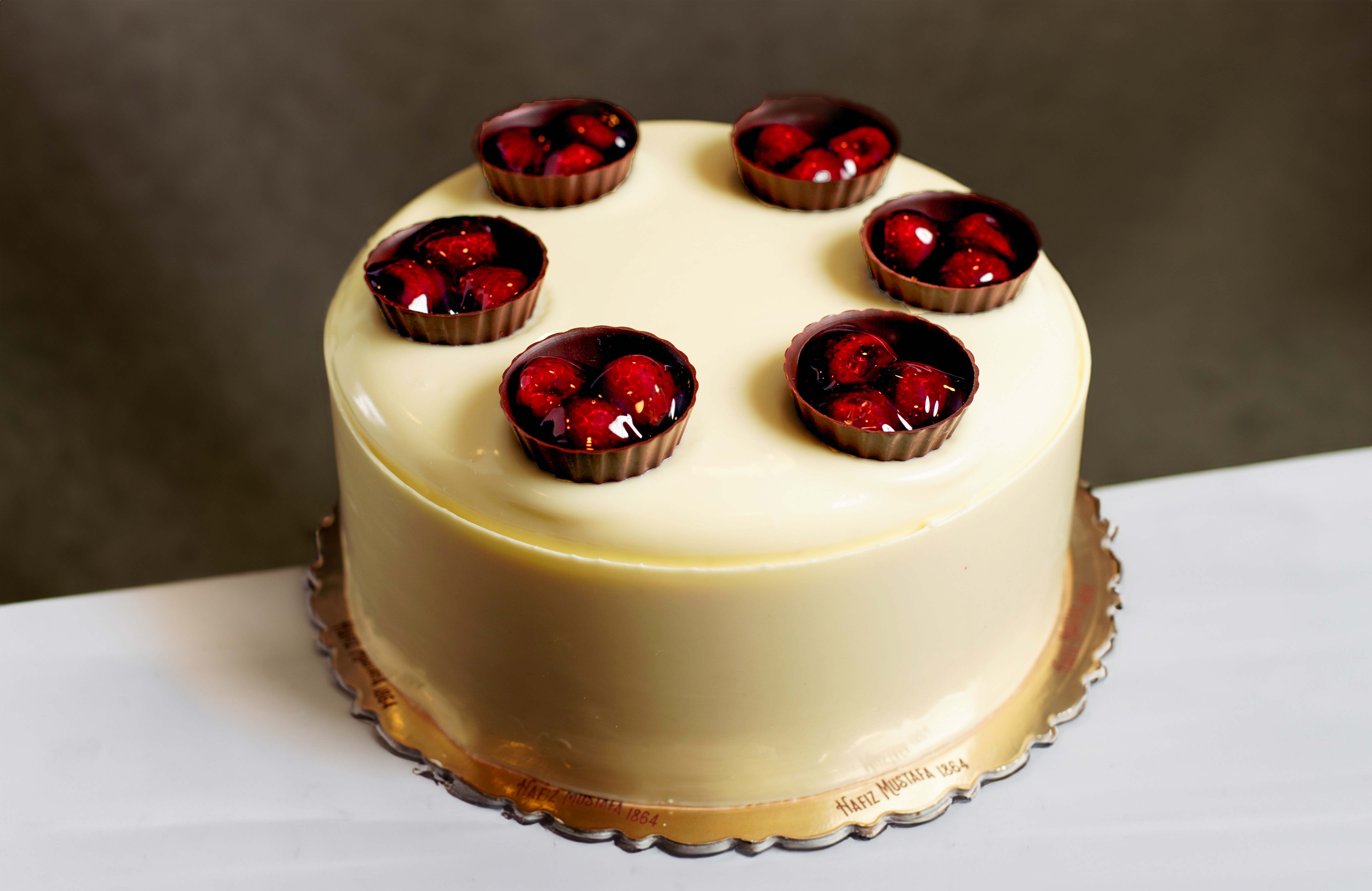 White Chocolate Raspberry Cake